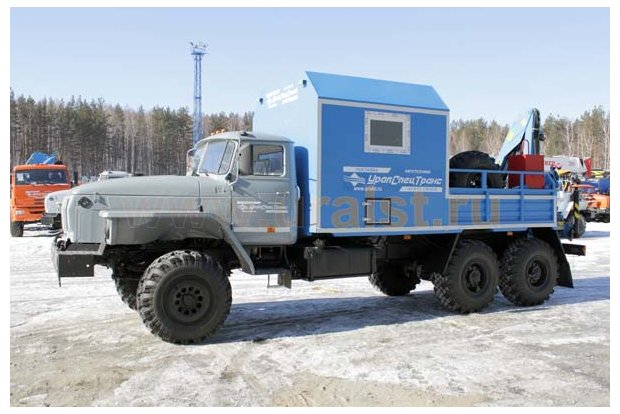 Агрегат наземного ремонта водоводов с КМУ