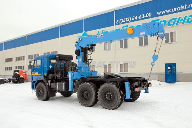Седельный тягач Камаз с краном-манипулятором