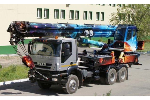 Автокран Челябинец КС-65717-34 на шасси IVECO Trakker