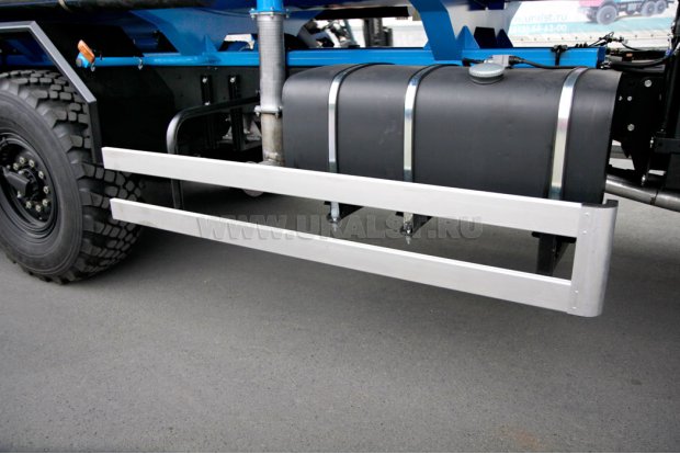 Боковая защита