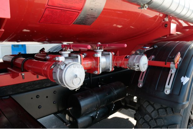 Сливной трубопровод цистерны