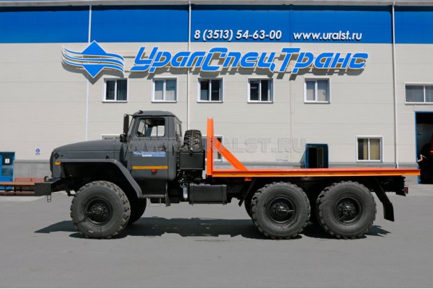 Трубоплетевозный тягач Урал 5557-60 УСТ-5453