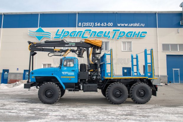 Лесовозный тягач Урал-М с ГМ ОМТЛ-97