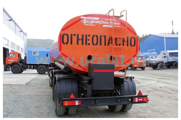 Полуприцеп-цистерна нефтевоз