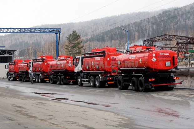 АТЗ-20-2 IVECO TRAKKER УСТ-5453 и Прицеп–цистерна ПЦ 20-31Д УСТ–94651