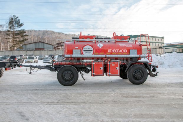 Прицеп-цистерна с УВТ