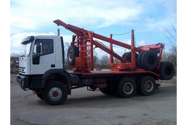 Лесовозный автопоезд IVECO-ATM-633930