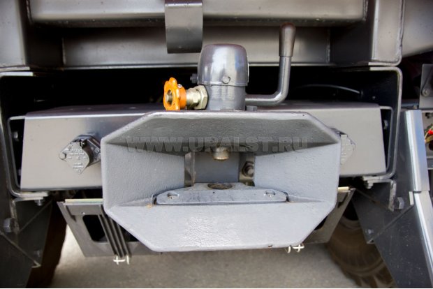 Беззазорное тягово-сцепное устройство (европетля, фаркоп)