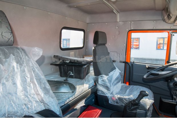 Спальное место в кабине водителя