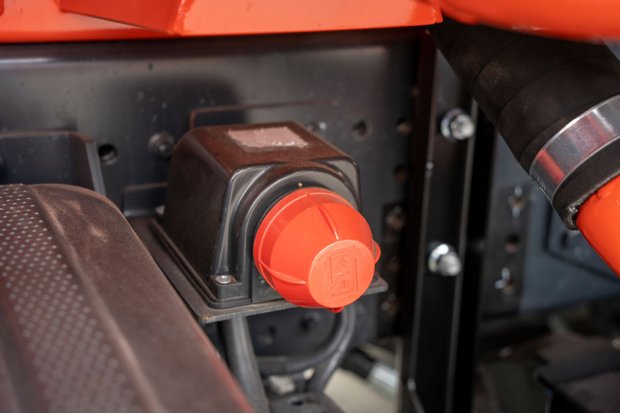 Наружная кнопка отключения массы