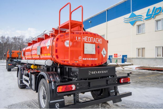 Лестница для подъема на площадку обслуживания цистерны