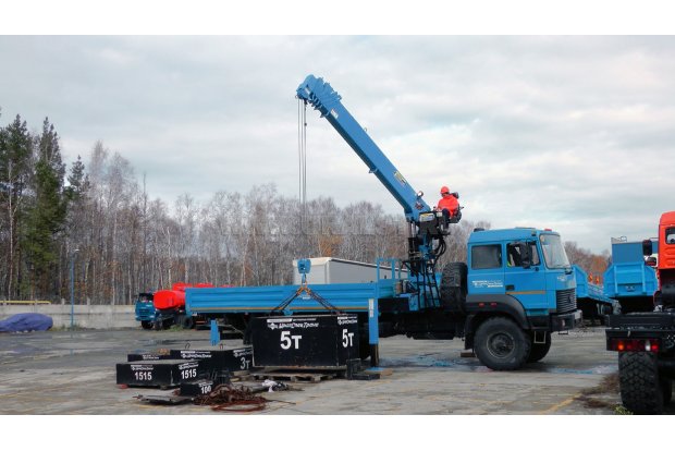 Автомобиль бортовой Урал 4320-82МА12 с КМУ DONGYANG SS1926