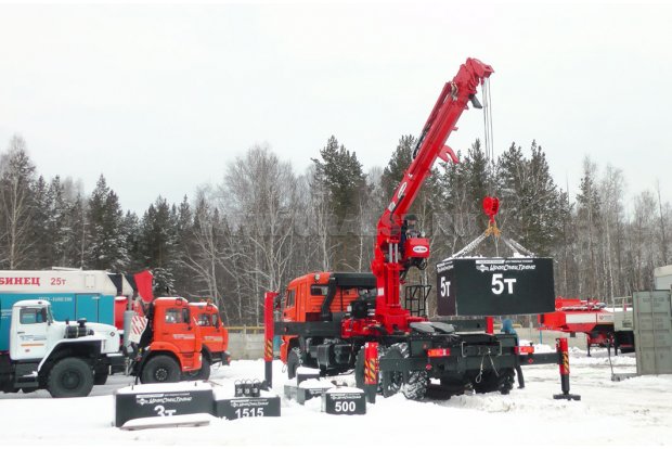 Седельный тягач Камаз с манипулятором SamYang HTS 2076