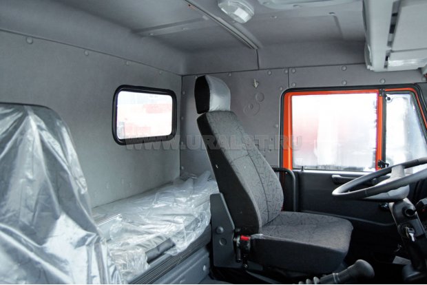 Спальное место в кабине водителя