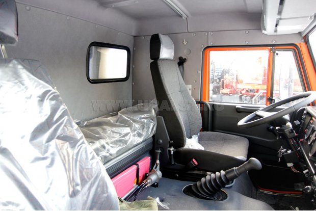 Кабина водителя автомобиля Камаз 43118-1049-10