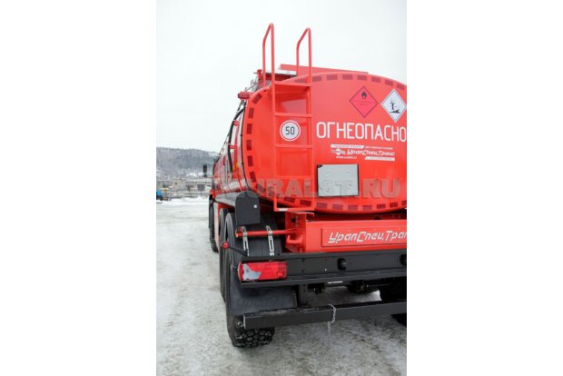 Лестница на площадку обслуживания цистерны