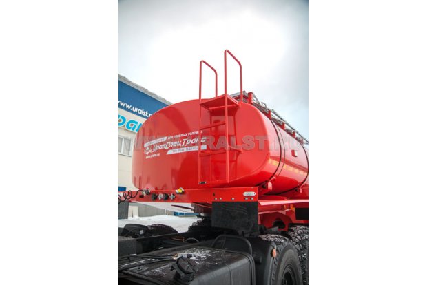 Лестница на площадку обслуживания цистерны