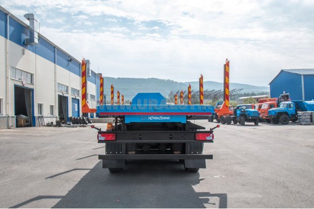 Полуприцеп контейнеровоз ППК 35-32Л-14КБ УСТ-94651 без бортов