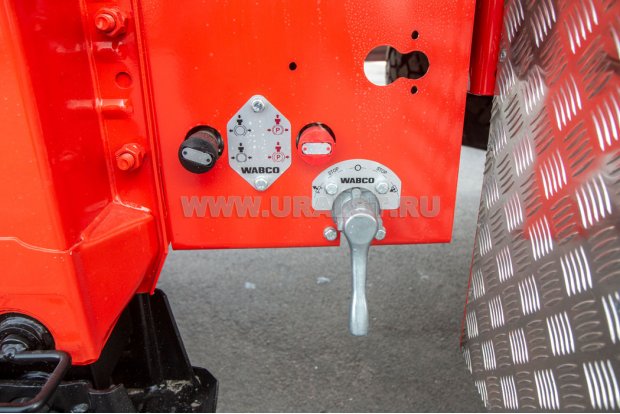 Стояночный тормоз