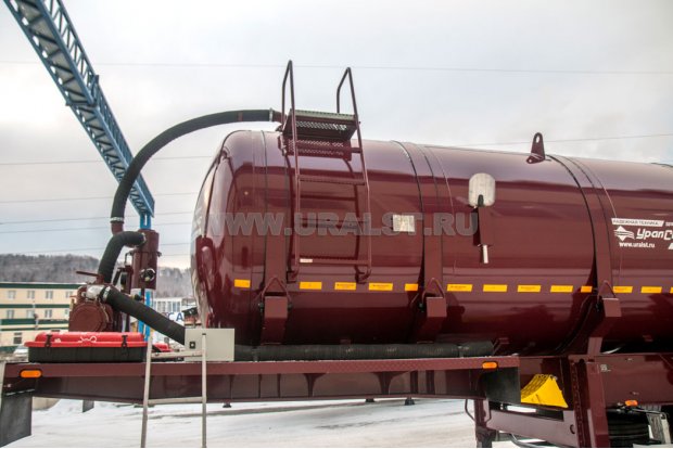 Лестница на площадку обслуживания цистерны