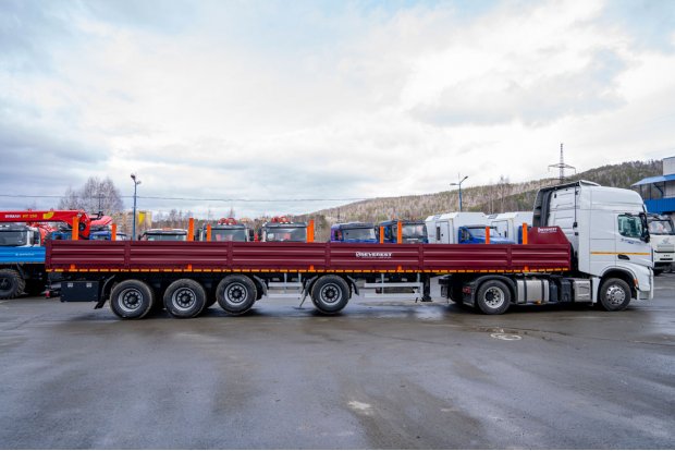 Полуприцеп бортовой ППБ 40Б-42ЛЛ-14К SEVEREST + Седельный тягач SHACMAN