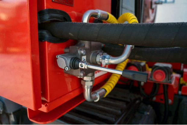 Рычаг управления гидравлическим приводом насоса