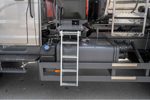 Выдвижная лестница 