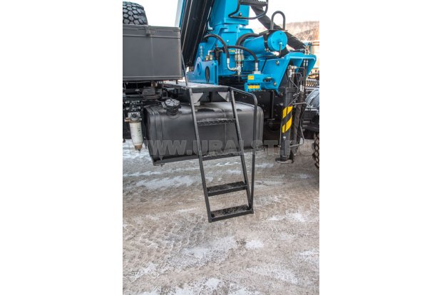 Лестница к КМУ