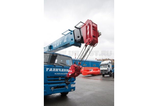 Стрела автокрана