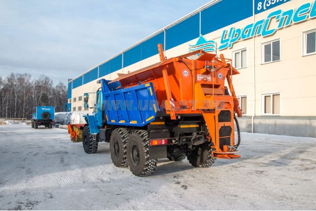 Машина для содержания дорог ВМКД-15 на шасси Урал 55571-60