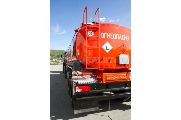 Лестница на площадку обслуживания цистерны