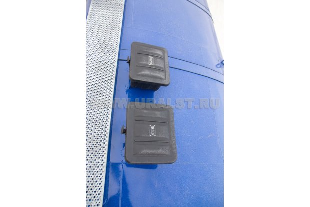 Ящики для песка и кошмы полуприцепа цистерны