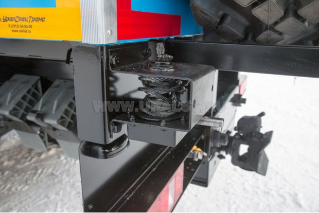 Лебедка запасного колеса