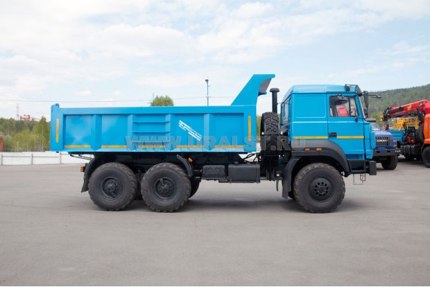 Самосвал Урал 5557-82Е5 с задней разгрузкой