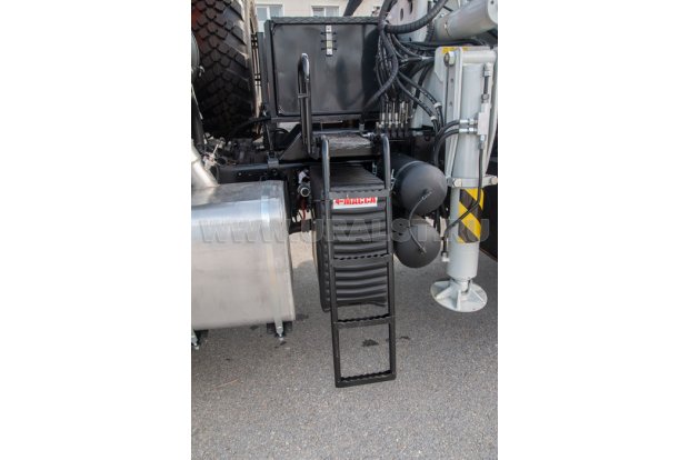 Лесница к КМУ