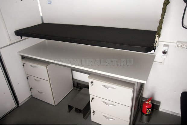 Откидная полка