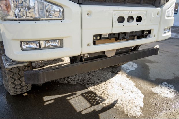 Переднее защитное устройство
