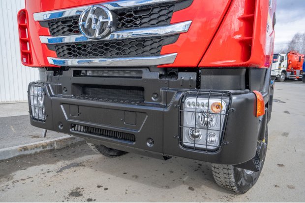 Передние блок фары с защитными решетками 