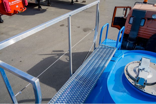 Площадка обслуживания цистерны