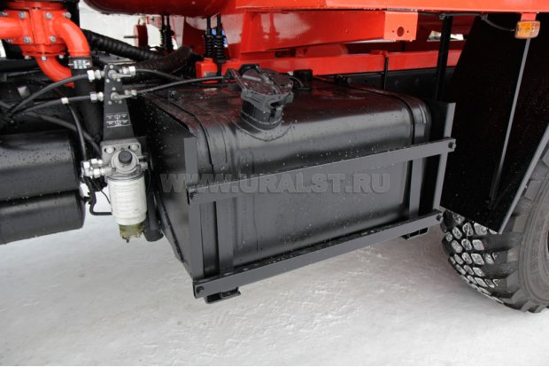 Топливный бак с защитой