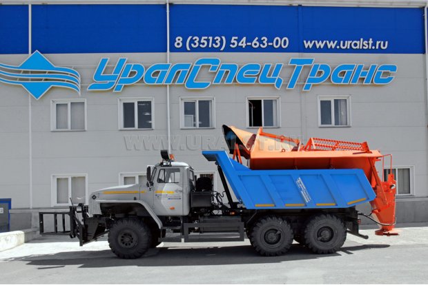 Машина комбинированная уборочная ВМКД-15