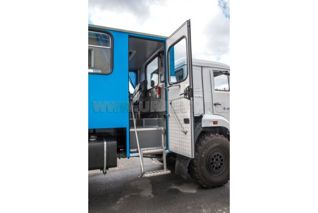 Входная группа вахтового автобуса Камаз 43118-46