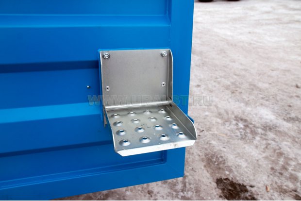 Ступенька для подъема на грузовую платформу