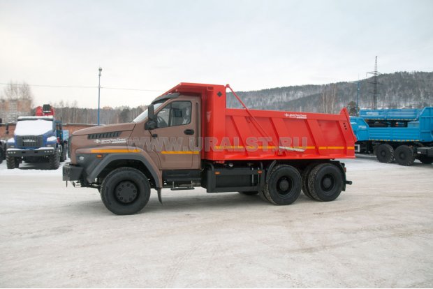 Самосвал Урал-NEXT 4320-72Е5 с задней разгрузкой
