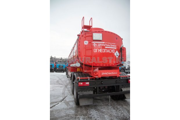 Лестница на площадку обслуживания цистерны