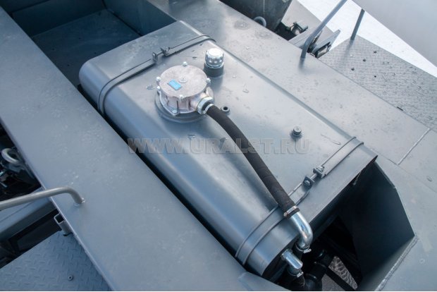 Бак гидросистемы крана