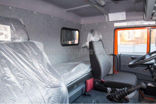 Спальное место в кабине водителя