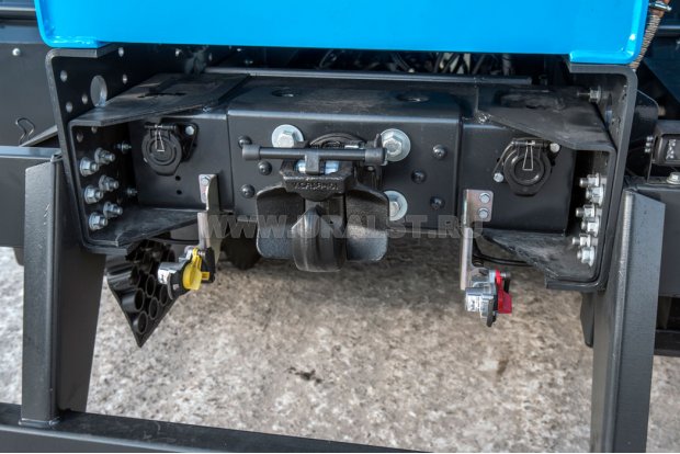 Заднее сцепное устройство