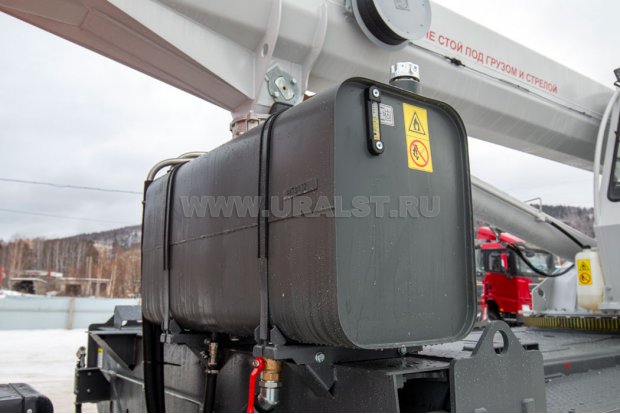 Бак гидросистемы крана