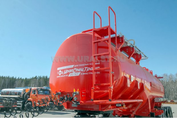 Лестница на площадку обслуживания цистерны